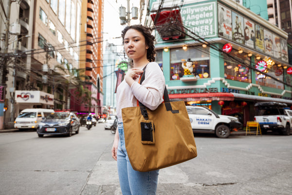 5 Ways to Style a Tote Bag