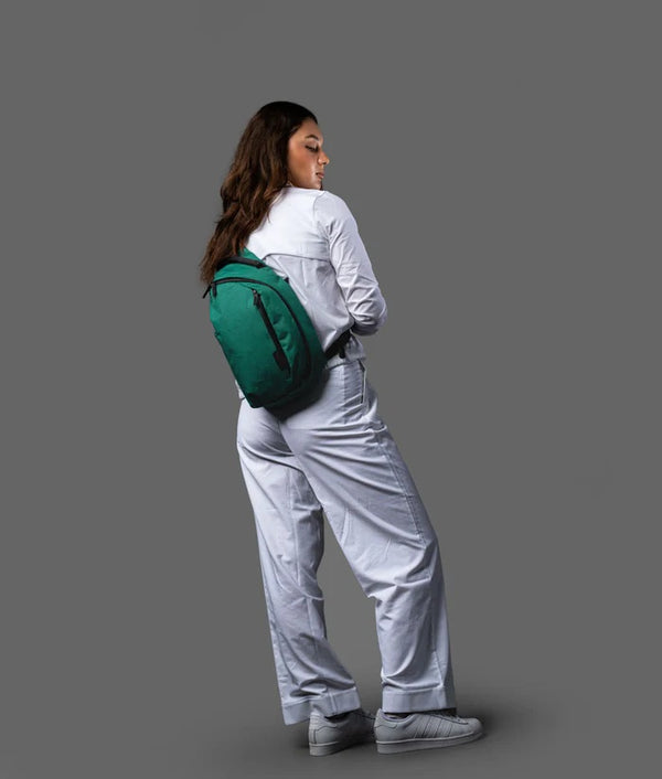 Alpaka Metro Crossbody – Left Shoulder