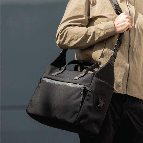Black Ember : WPT Shoulder Tote