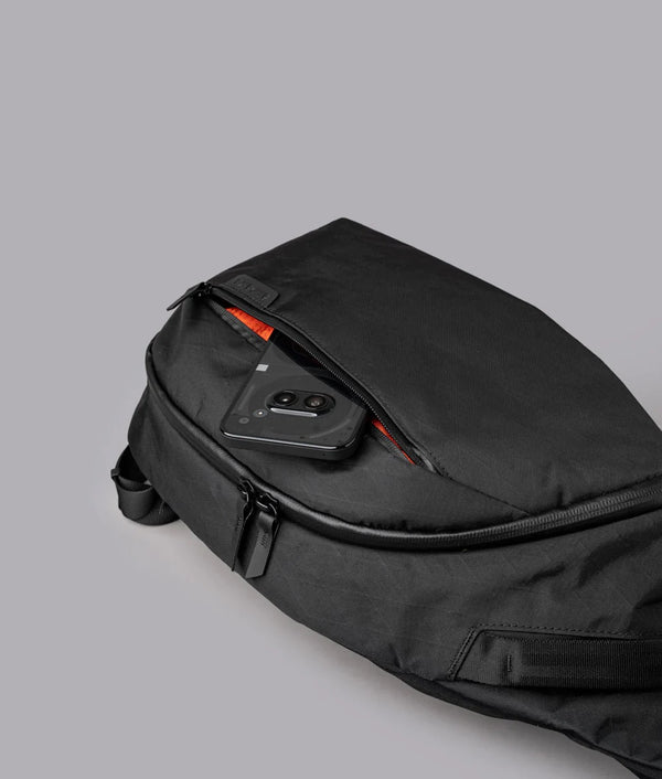 Alpaka Metro Crossbody – Left Shoulder