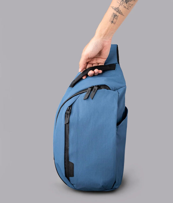 Alpaka Metro Crossbody – Right Shoulder