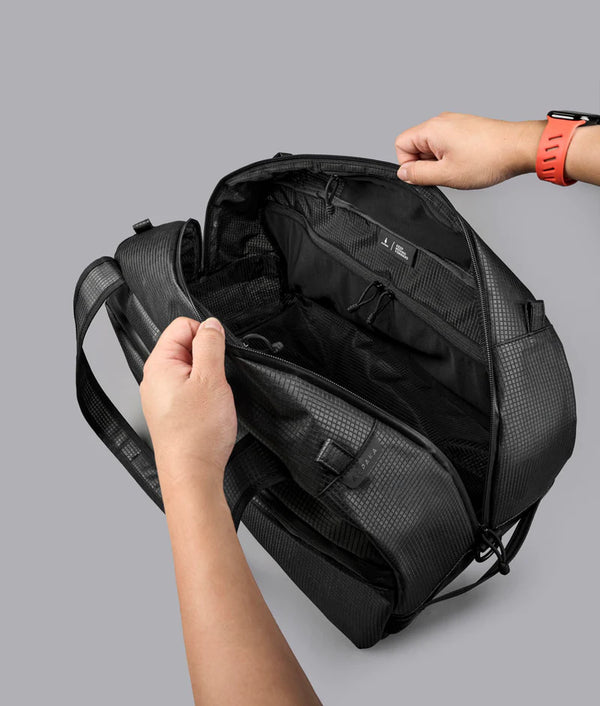 Alpaka Momentum Duffel