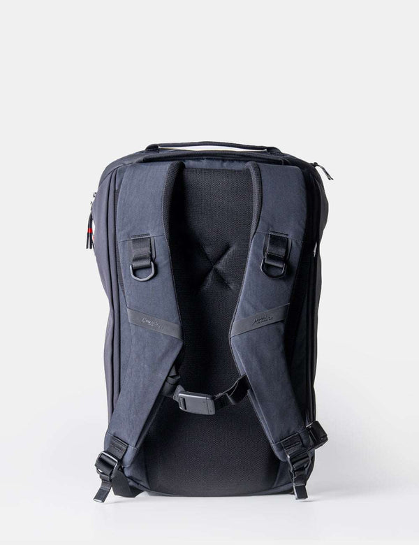 Matador® x Carryology® Redeye 24 - Black Edition