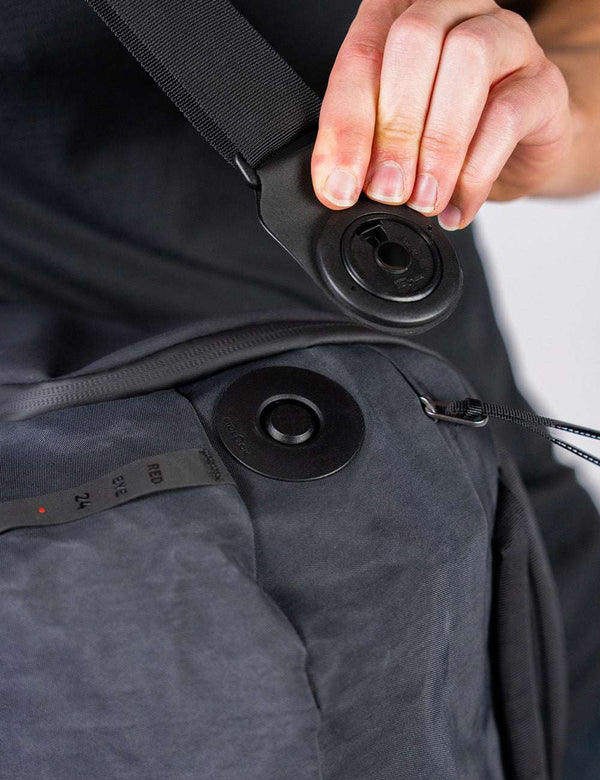 Matador® x Carryology® Redeye 24 - Black Edition