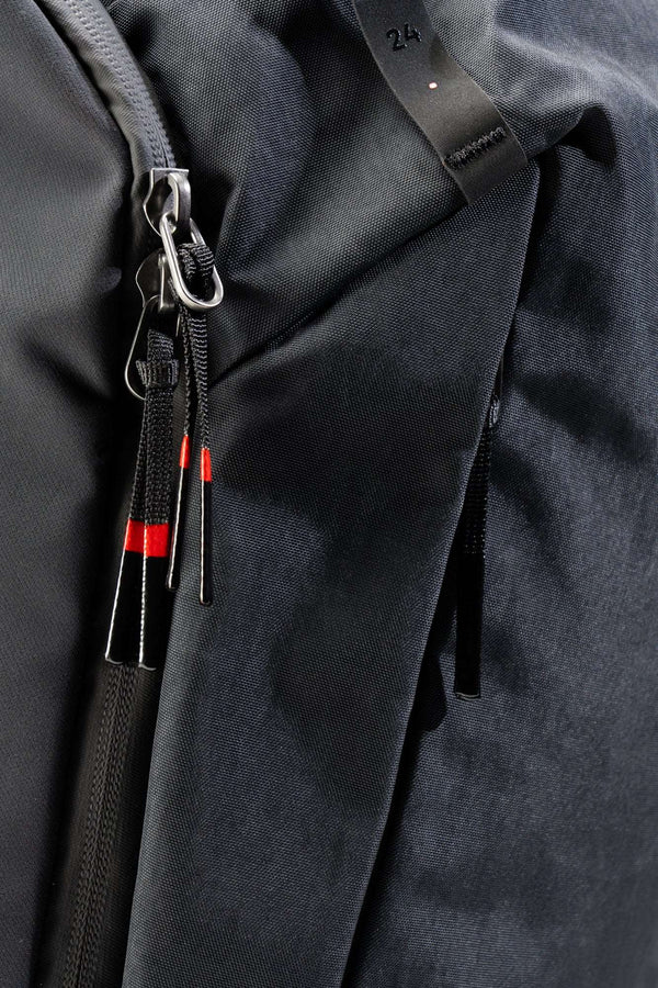 Matador® x Carryology® Redeye 24 - Black Edition