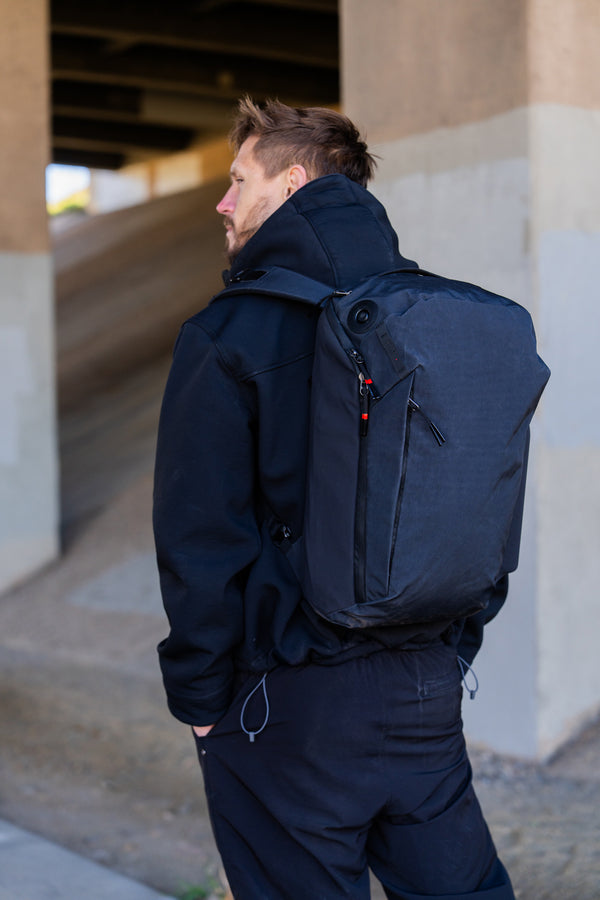 Matador® x Carryology® Redeye 24 - Black Edition