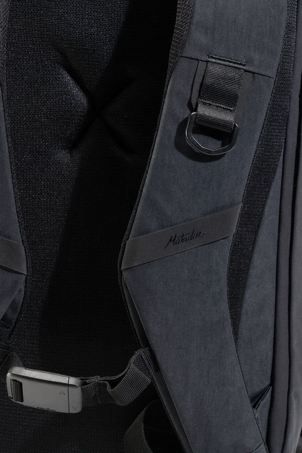 Matador® x Carryology® Redeye 24 - Black Edition