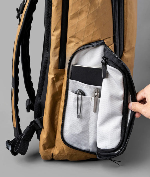 ALPAKA Ark Card Wallet - Slanke Minimalistische Portemonnee met RFID-Bescherming, Voor 4-6 Kaarten en Contant Geld, Kaarthouder voor de Voorzak, Waterafstotend X-Pac VX21 ALPAKA Ark Card Wallet - Slanke Minimalistische Portemonnee met RFID-Bescherming, Voor 4-6 Kaarten en Contant Geld, Kaarthouder voor de Voorzak, Waterafstotend X-Pac VX21