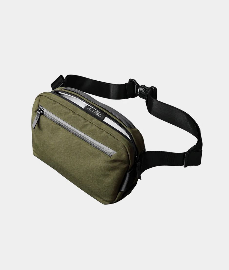 Bellroy Sling Bag, uniseks compacte crossbodytas van waterafstotend materiaal - Limestone Bellroy Sling Bag, uniseks compacte crossbodytas van waterafstotend materiaal - Limestone