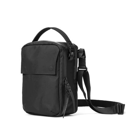 Black Ember Sling - Crossbody Black Black Ember : Kompak