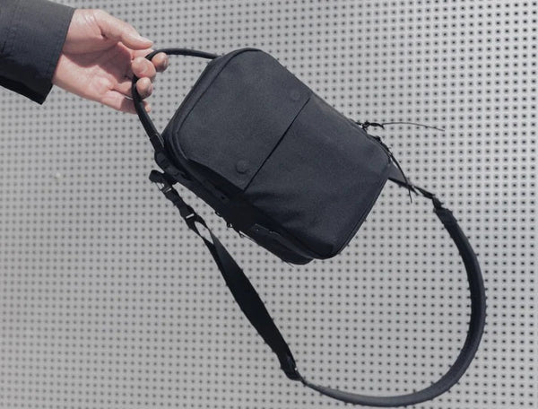 Black Ember Sling - Crossbody Black Black Ember : Kompak