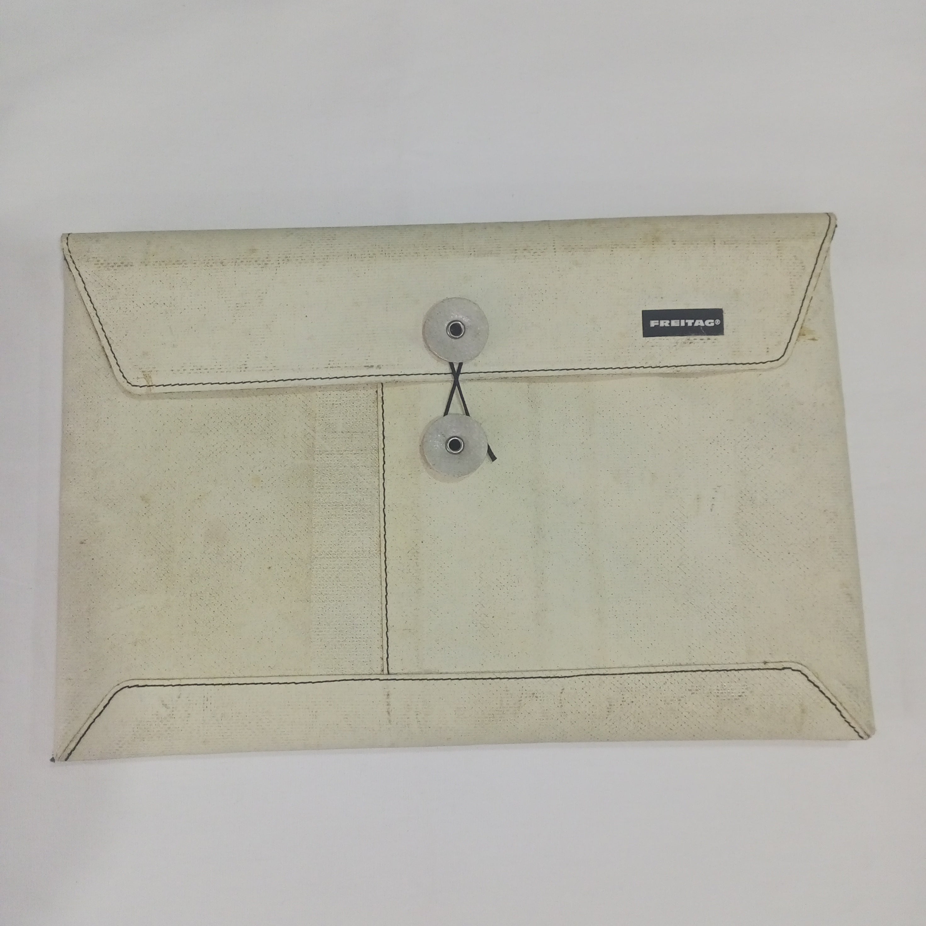 freitag-laptop-sleeve-5-