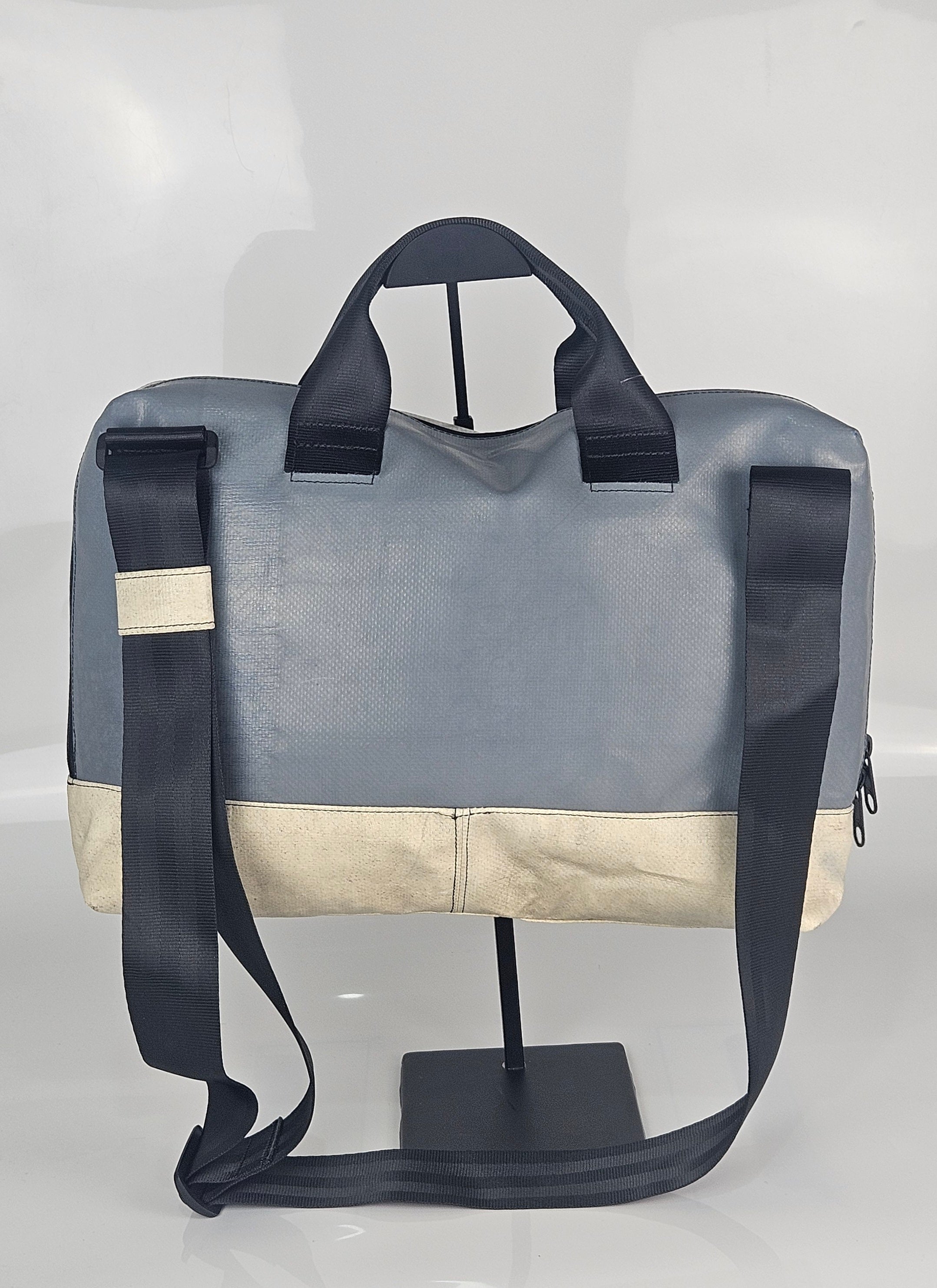 フライターグFREITAG F301 MOSS ラップトップバッグ FREITAG F301 MOSS Laptop Bag – Red Dot Design Museum Singapore