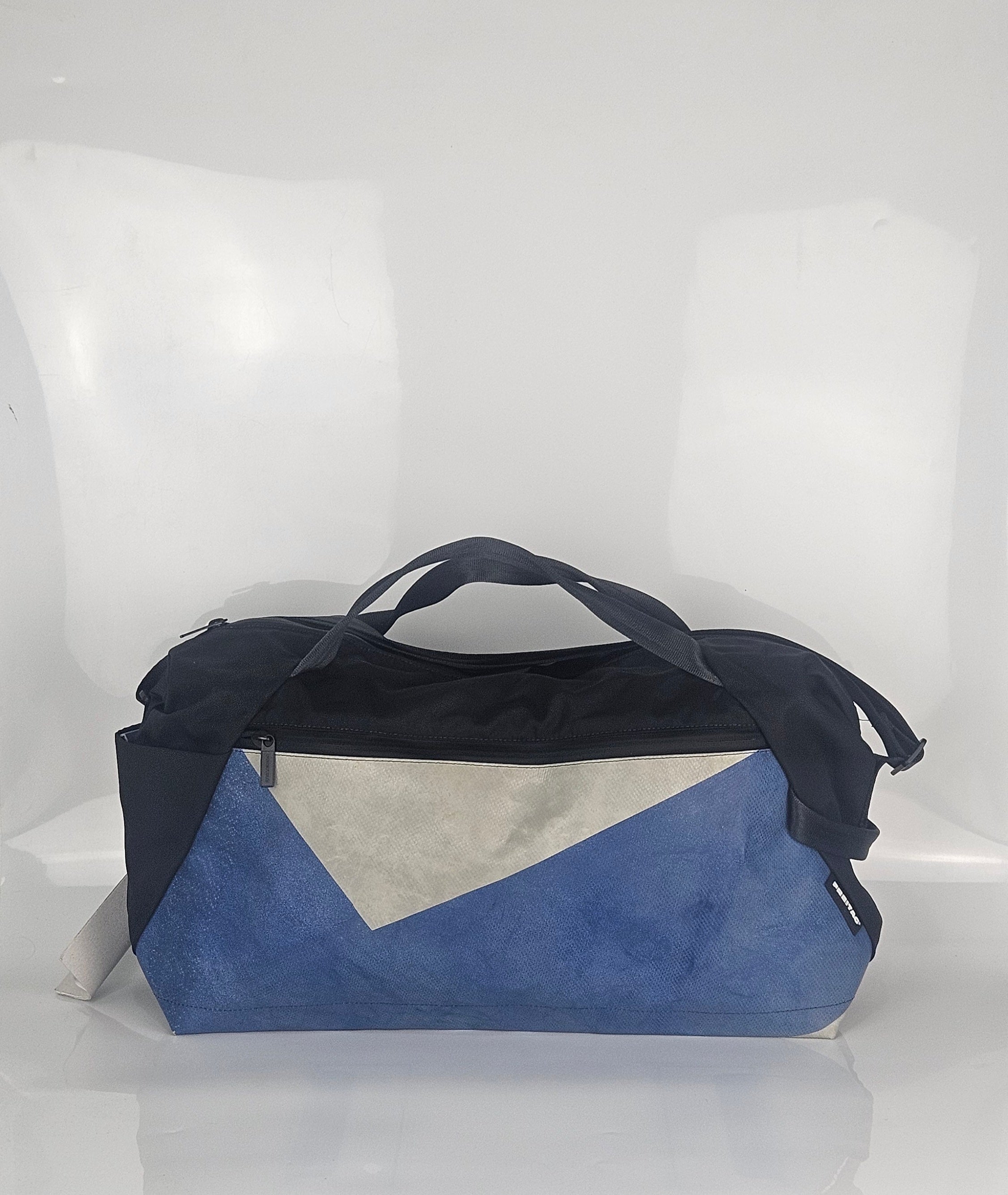 バッグ FREITAG F660 JIMMY The Final Shelf - F660 JIMMY 100%リサイクルPET生地とトラック