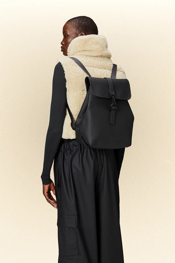 RAINS Clip Front Backpack Black | Man RAINS Clip Front Backpack Black | Man